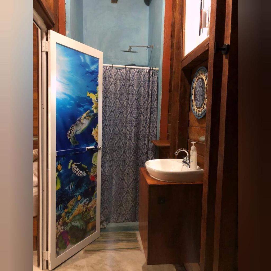 הולבוקס איילנד Cabanas Chac Mool Downtown מראה חיצוני תמונה